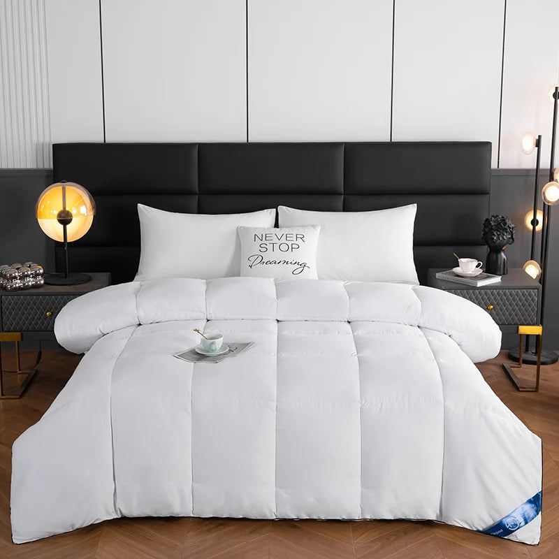 hotel style Comforter Queen KingLightweight fluffy comfortable and breathable soft winter quilt very warm 220x240 Quilts blanket